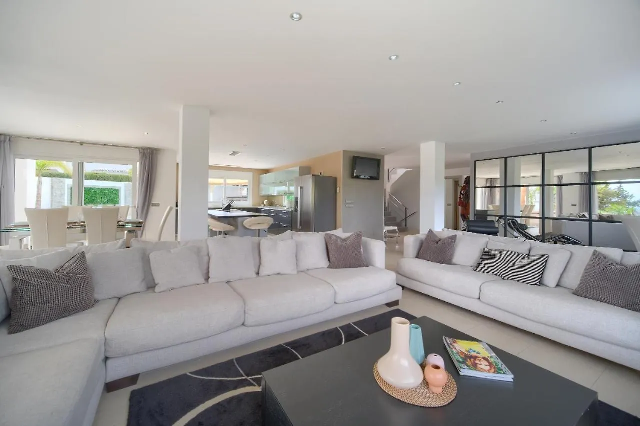 Villa Uno Sitio de Calahonda 0*,  스페인