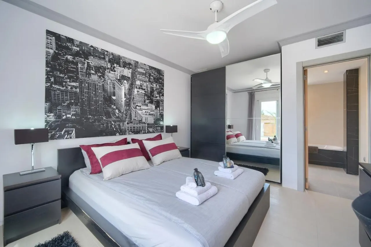 Villa Uno Sitio de Calahonda 0*,  스페인